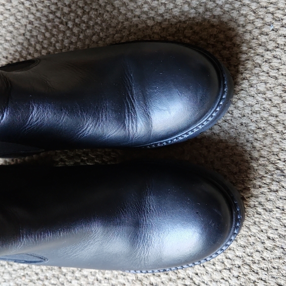 Chelsea Boots - Picture 7 of 9